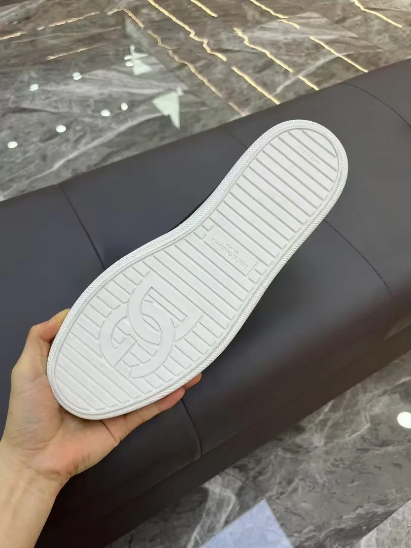Men's Men's Shoes 💰400 [New Style] 🐝🐝DG men's calfskin sneakers Portofino Yacht shoes, simple and versatile design, unique saddle leather soles. The Dolce &G logo rear wing is the icing on the cake. Imported cowhide + rubber outsole Size: 39-44 (customized at 38.45)